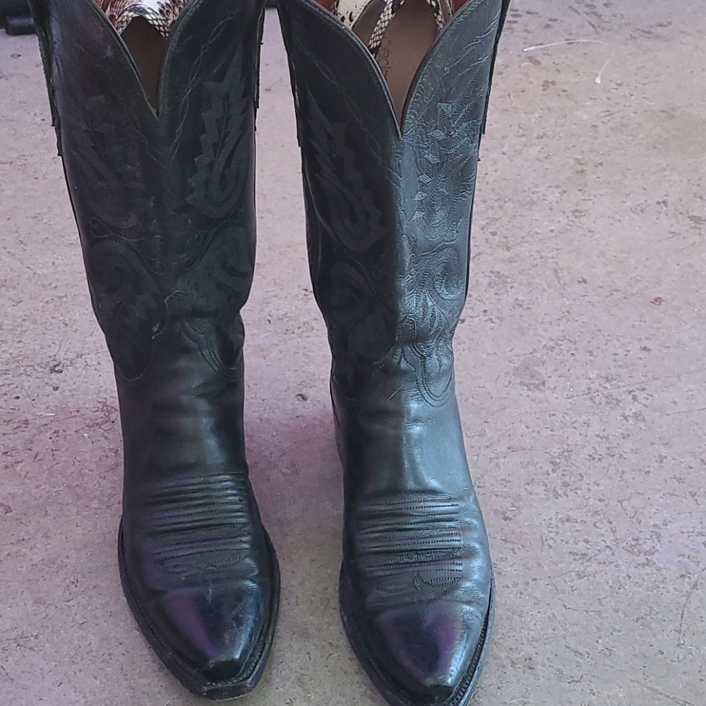 Vintage lucchese leather boots